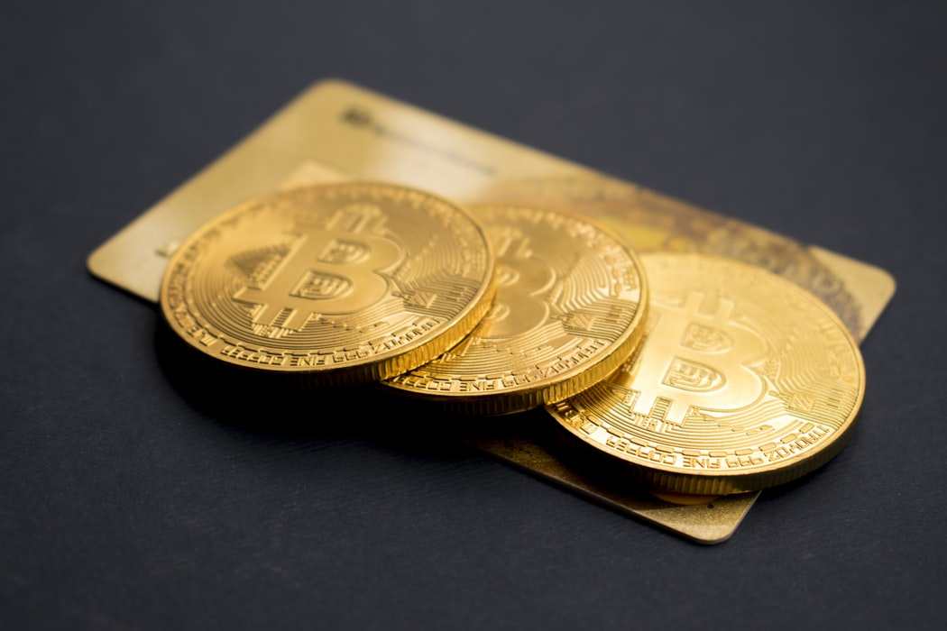 金价单月大涨8%？黄金又成了爆款香饽饽，黄金未