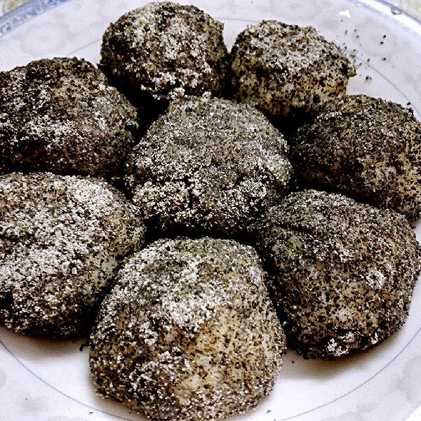 让女生失去抵抗力的小甜品,甜甜糯糯浓浓的芝麻香,自己就能做