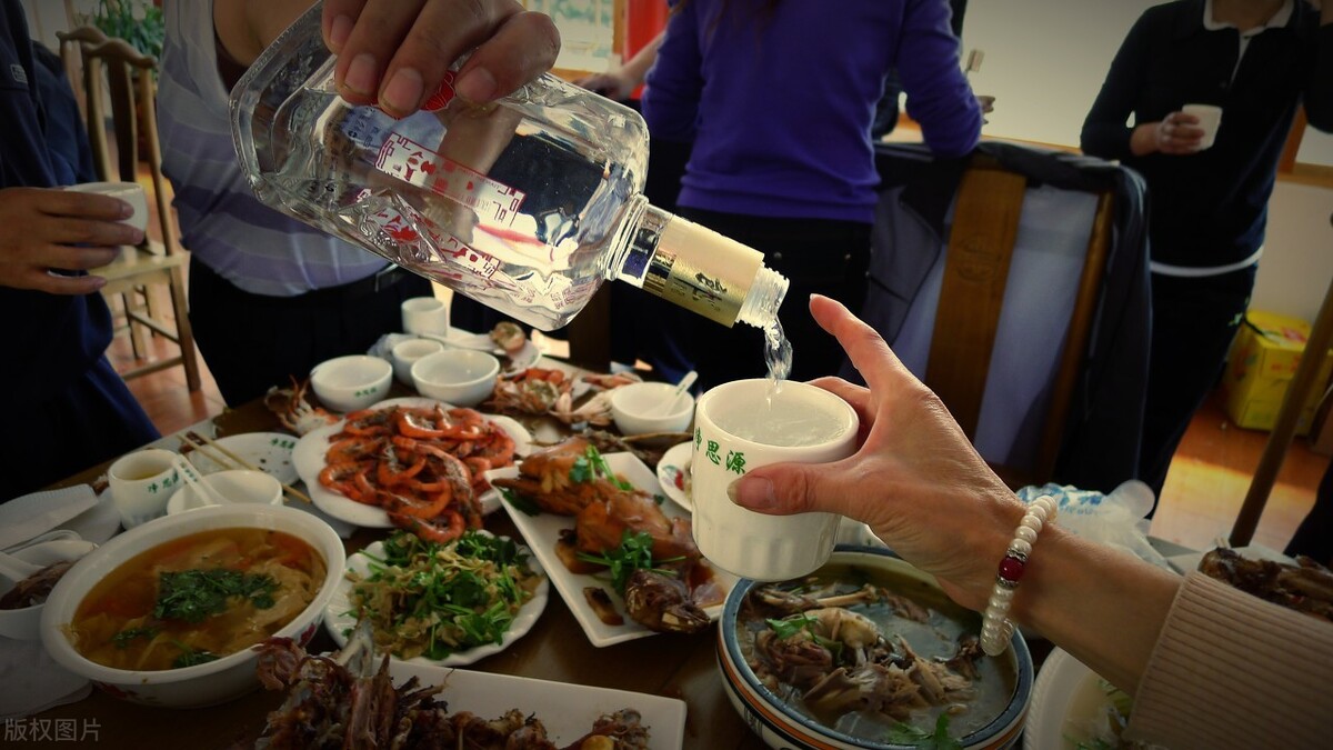 原全国大牌,本地名酒,网上名人萧声,茅台趵突泉江小白,你喝什么酒