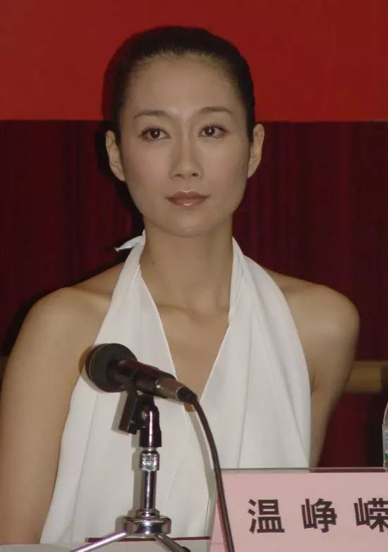 42岁的她如今仍单身,出道多年零绯闻:如"女神"一般存在