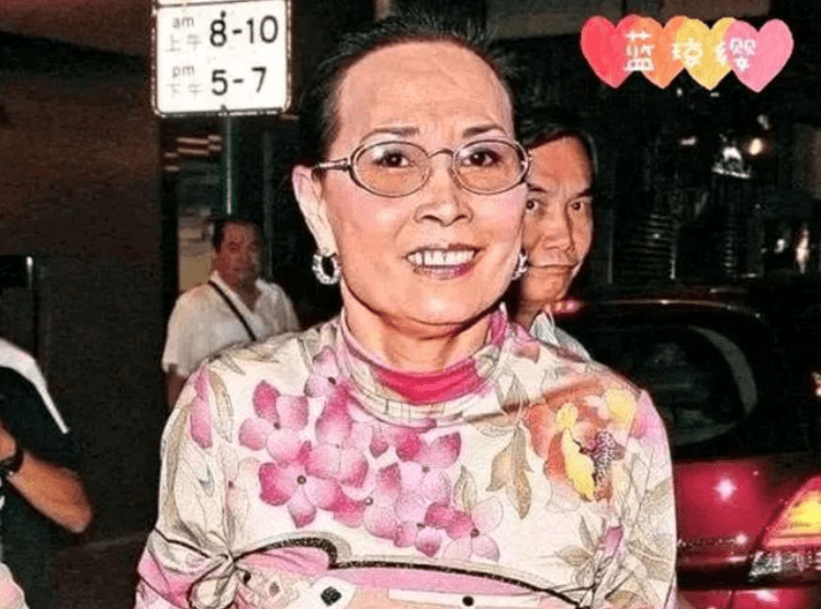 香港女富豪排行榜_她27岁辞职,去香港收废纸,48岁成中国女首富,如今身价420亿(2)