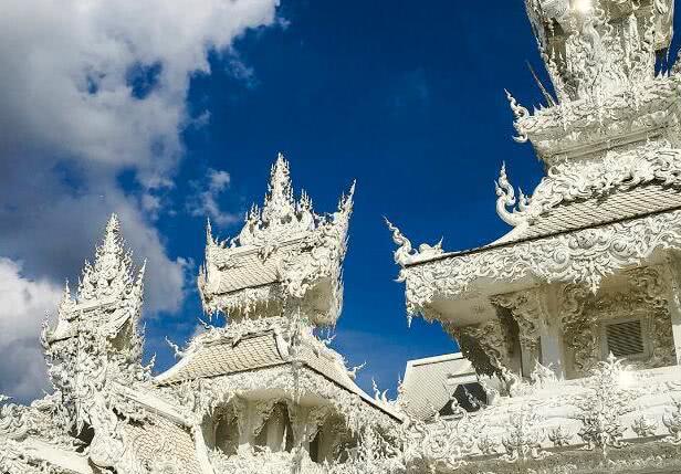 泰国“最纯粹”的寺庙，洁白无瑕无任何杂色，名声却不是很好