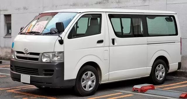 丰田原装全新MPV亮相,Buel Fada搭载双排航空座椅和3.5L V6发动机