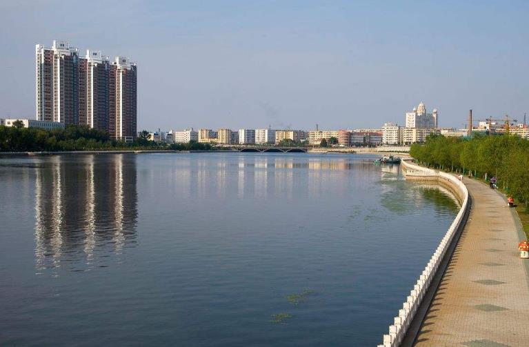 齐齐哈尔gdp_齐齐哈尔火车站(3)