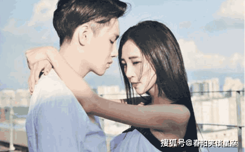 梦境的迷雾，解析梦见老婆两次和别的男人有暧昧的深层含义