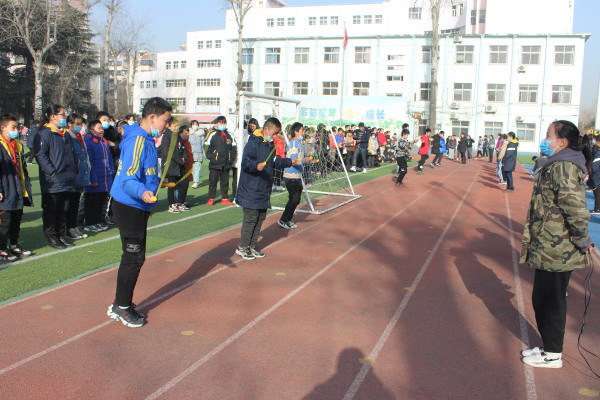 二七区苗圃小学举行"放飞梦想,跃动童年"跳绳比赛