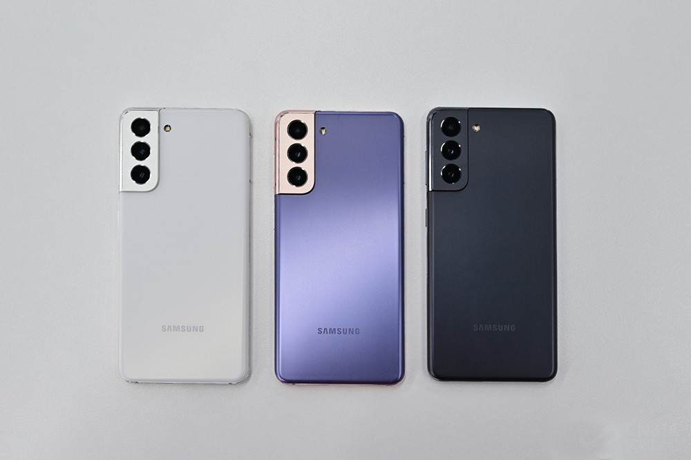 这一次三星s21的超大杯—galaxy s21 ultra可以说让很多人"爷青结"