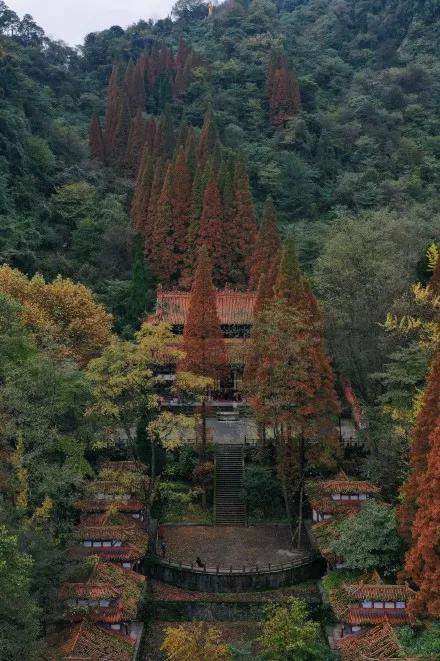 都江堰灵岩寺下雪开放了吗 都江堰灵岩寺海拔攻略 灵岩寺附近的酒店