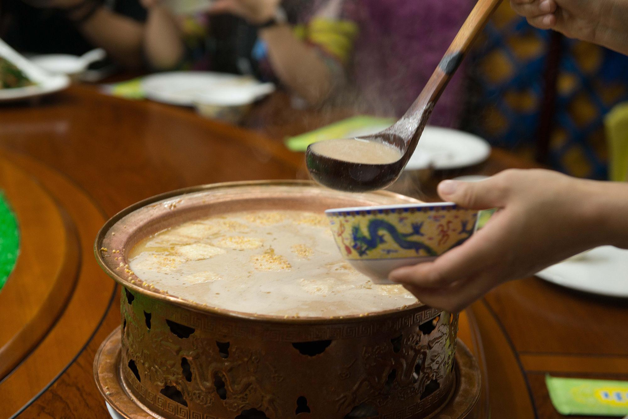 (蒙古奶茶 图自网络)