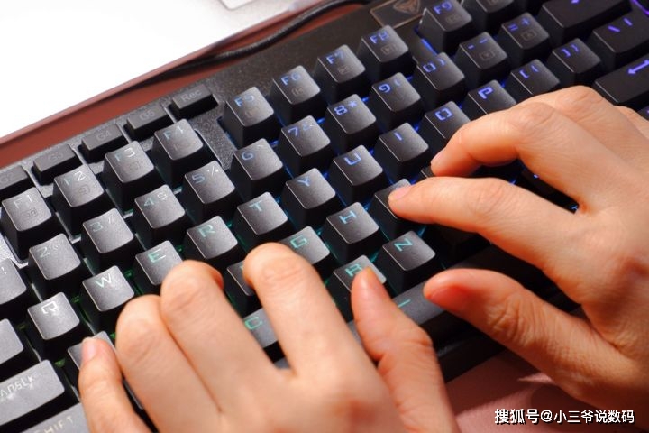 超频三gi801黑曼巴机械键盘:经济实用的入门之选_手机