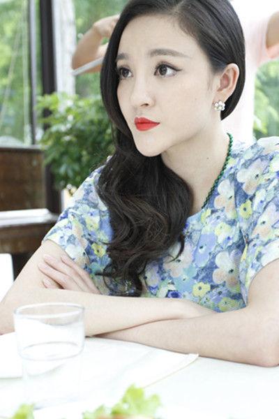 2009年刘雨欣出演了电影《花木兰,剧中她扮演女二号柔然公主,凭借该