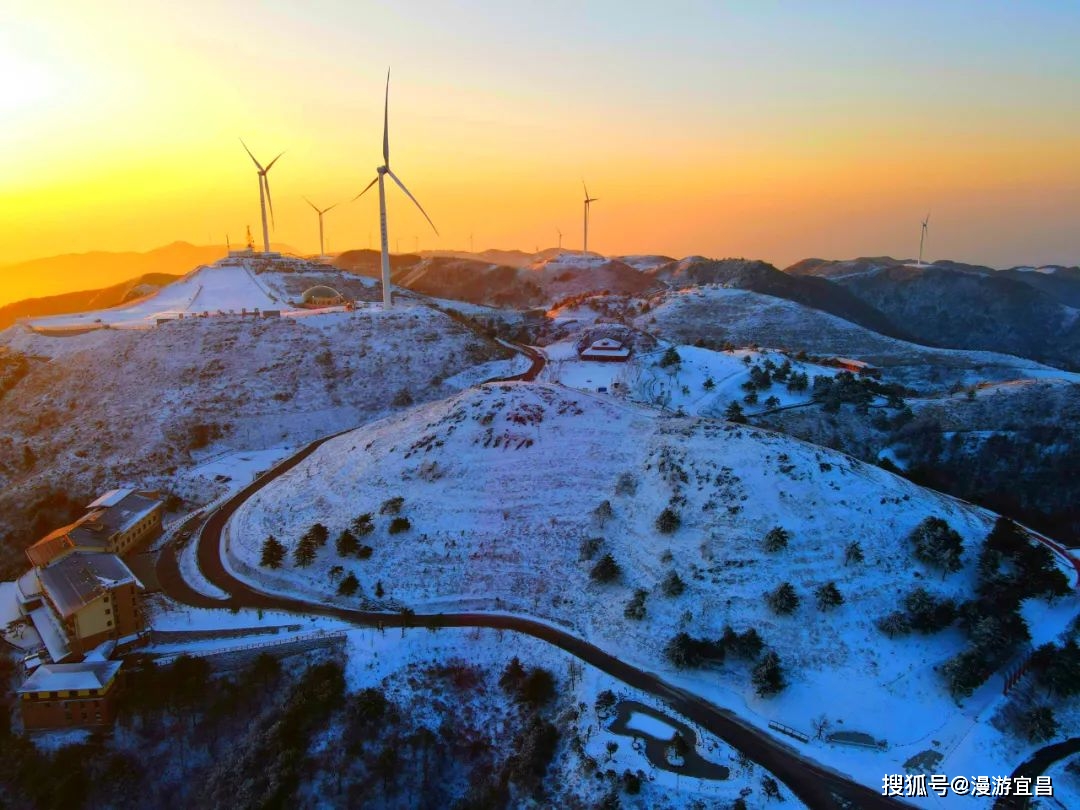 湖北百里荒,冬日草原雪景醉游人