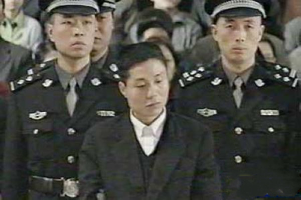 悍匪张君落网记:五位情妇替他卖命,一位给他生了闺女