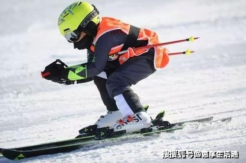 08:30至17:00石膏山滑雪场地址: 山西省晋中市灵石县南关镇峪口村4