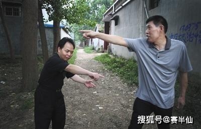 民警赵林枪杀十名村民,到底谁对谁错?