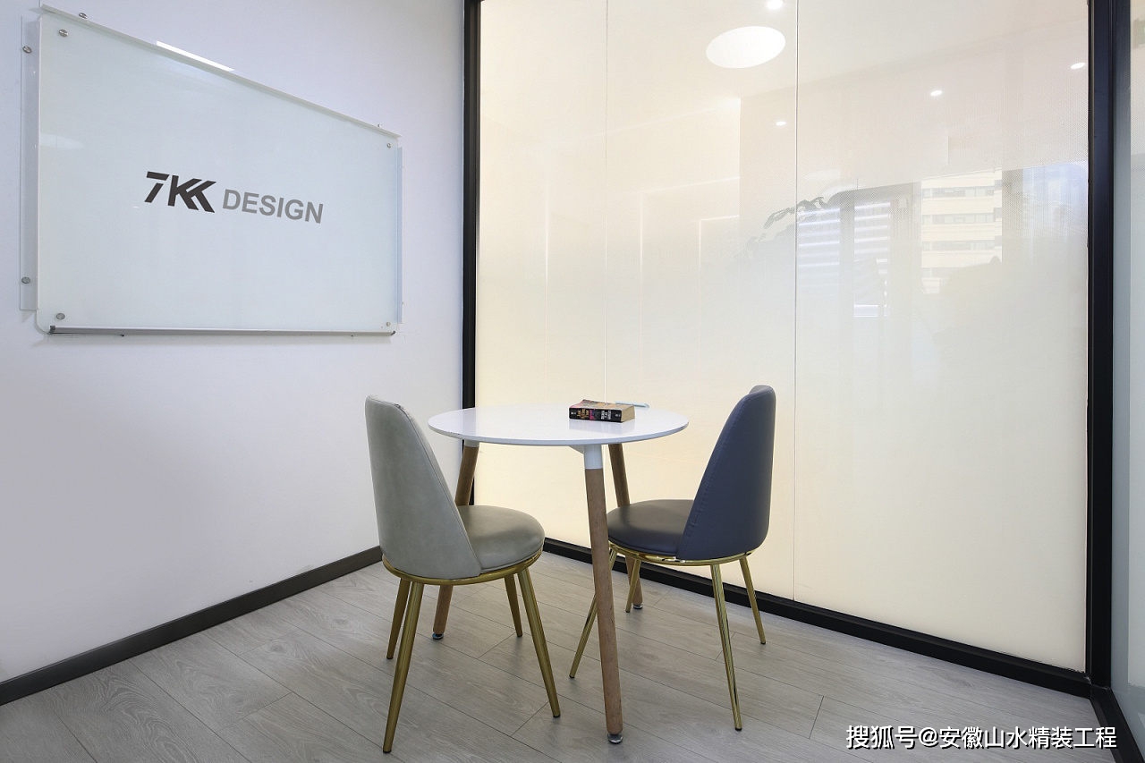 极简白,打造未来感合肥办公室装修环境