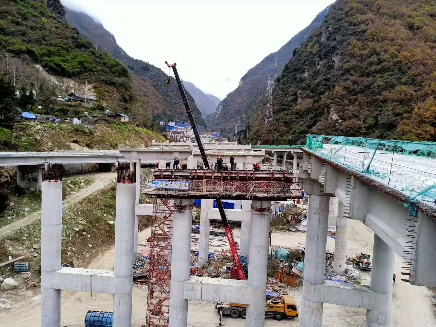 春节临近九绵高速平武段建设全面提速