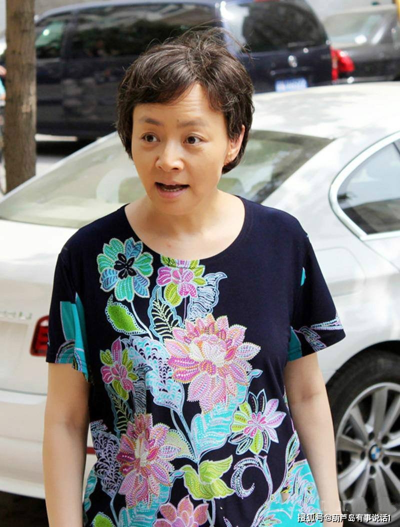 原创宋丹丹家世显赫却婚姻不幸,苦尽甘来,66岁富商老公宠她如初恋