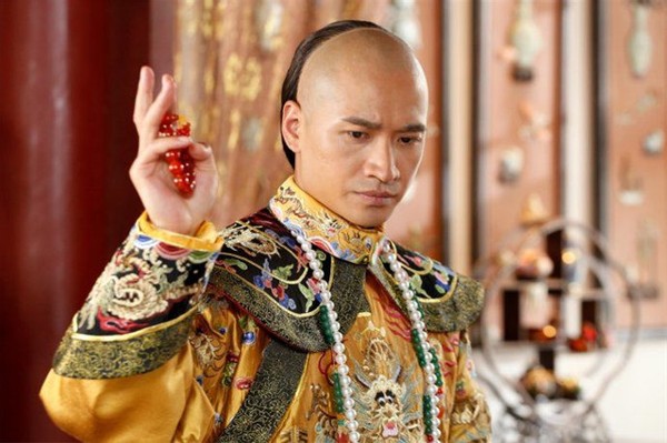 康熙皇帝逝世于畅春园,当时八爷党支持远在西北征战的十四阿哥胤禵,而