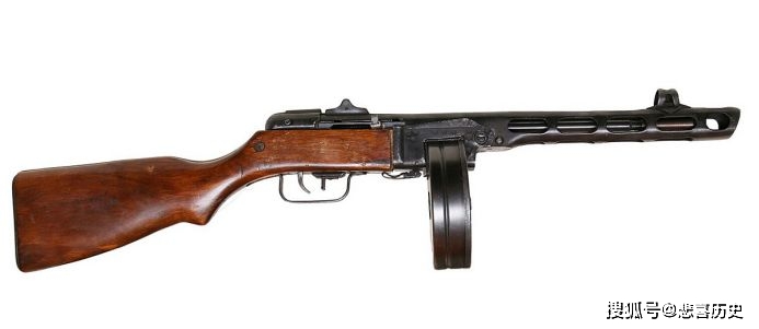 在卫国战争中,ppsh-41"波波沙"冲锋枪及其简化版pps-43"波波斯"冲锋枪