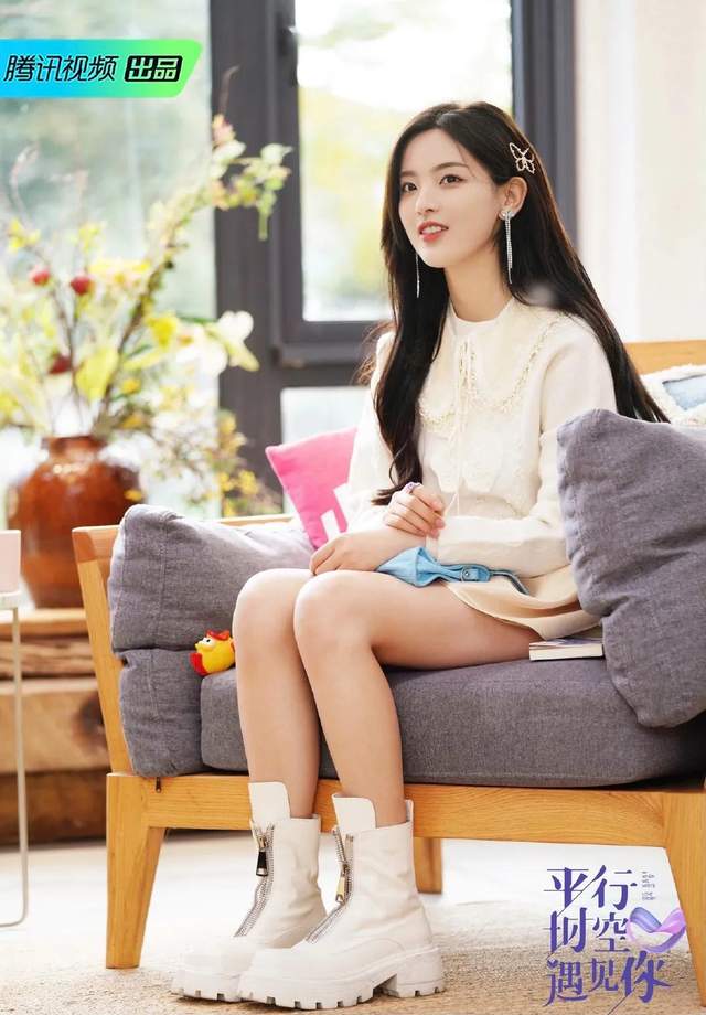 妥妥的漫画中走出的二次元美少女