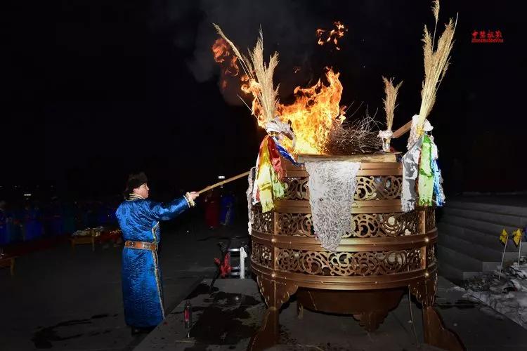 蒙古族祭火流淌出来的年味