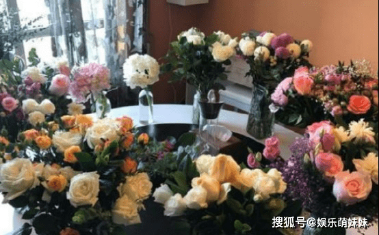 晒晒周一围住的豪宅:家里连卫生间也要放鲜花,感觉像住在花园里