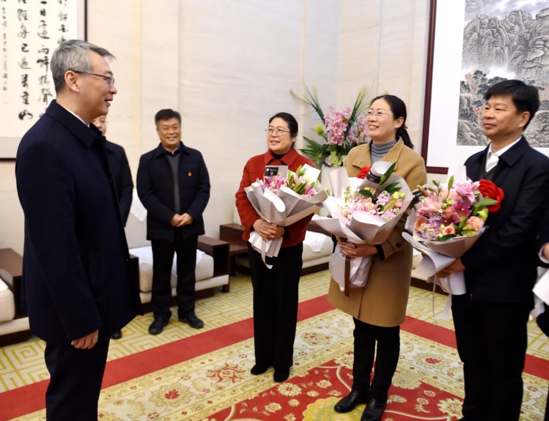 驻马店市新蔡县委书记邵奉公,狮子口村第一书记原玉荣