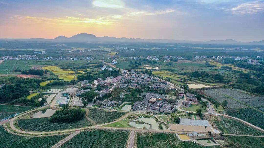 这是 大坊村,位于江西省东部的金溪县.