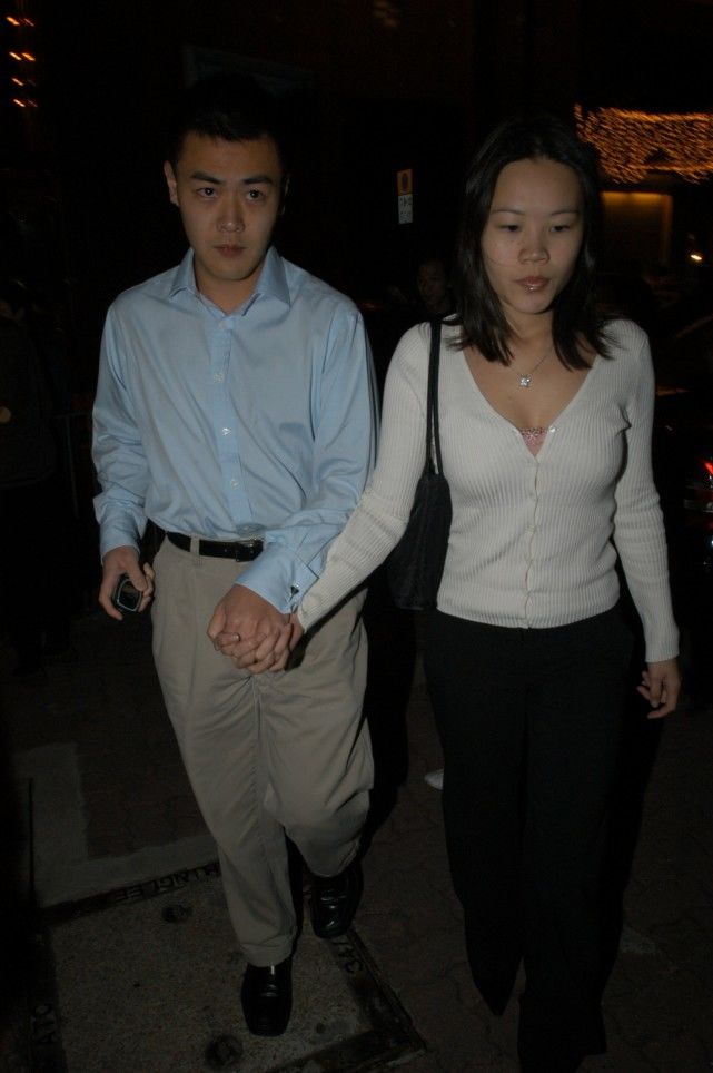 原创刘銮雄40岁儿子刘鸣炜再曝新恋情,与低颜值平民女友已同居