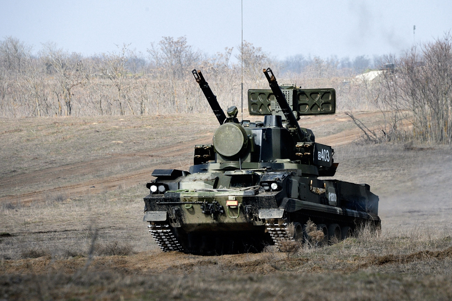 btr-82装甲车:上镜率极高,被戏称为"低端战场的风火轮