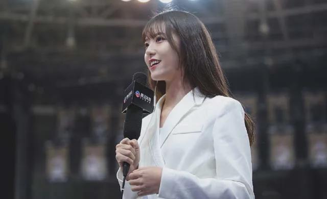 原创浙江即将大战北控美女主播李钰博开直播颜值太高被赞初恋脸