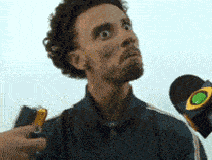 搞笑gif段子:那邪魅的一笑已让我倒下.