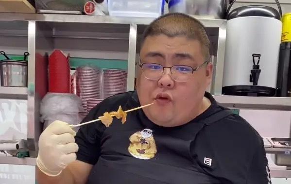 原创泡泡龙突发离世从外卖员变成百万粉丝大网红仍感到自卑