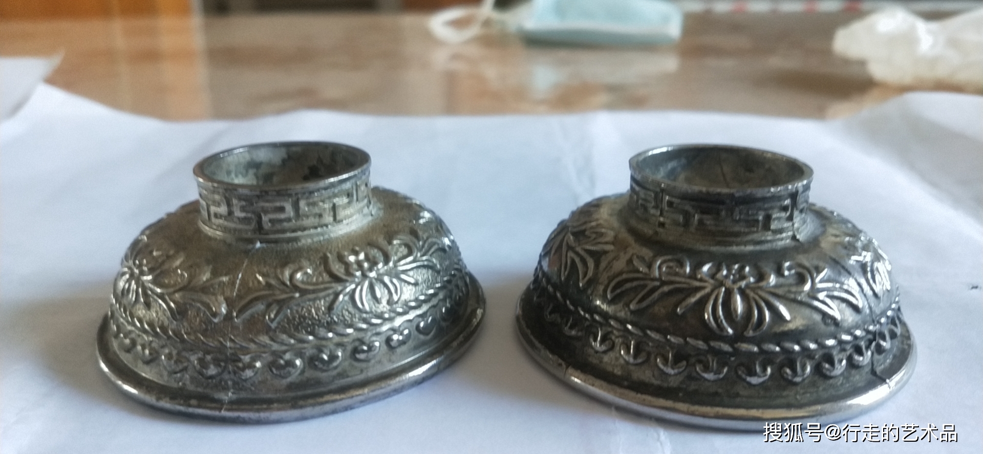 碗在中国古代是常见的传家宝,大户人家在银碗上刻有"寿"的字样,希望