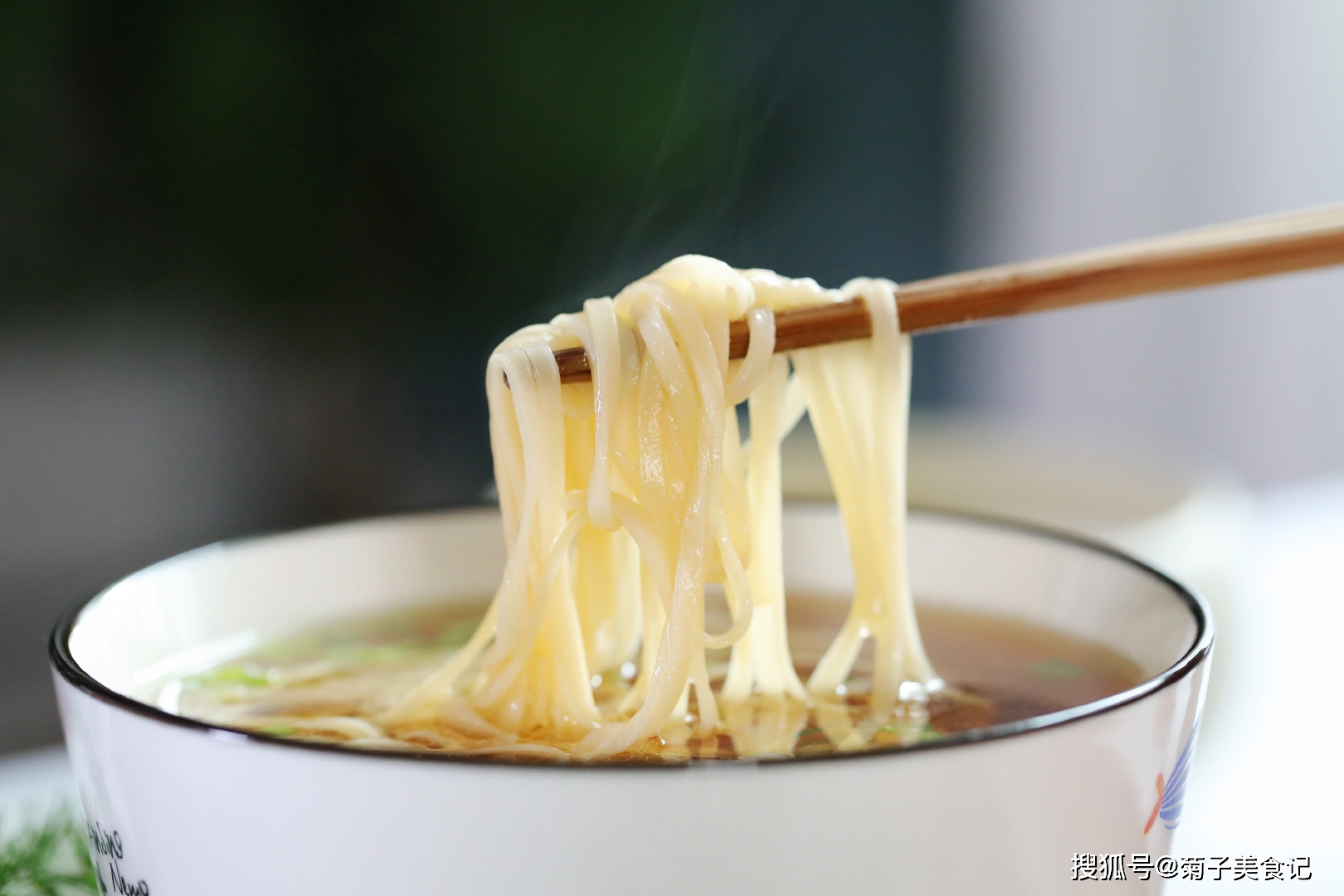 二月二吃龙食,吃龙须面也是非常传统的一个项目.
