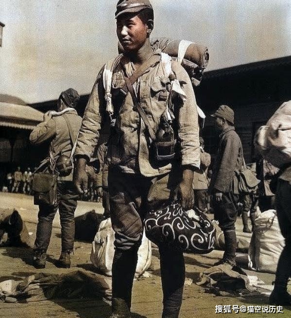 原创老照片:二战结束后,日本士兵回国后的真实生活,真是解气