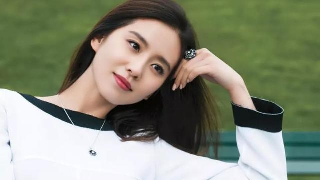 原创娱乐圈里,非常受欢迎的十位影视女明星,你认识多少个?