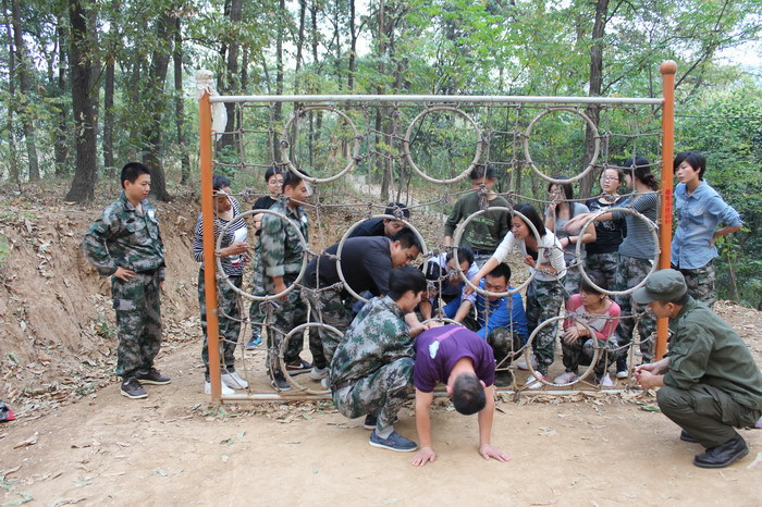 适合户外团队拓展游戏_杭州 户外 拓展 招聘_户外拓展项目