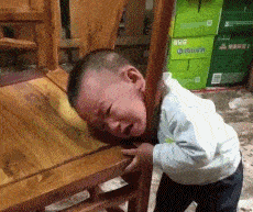 每日一笑:妹子出门也不照下镜子,好好的裙子穿成这样就不尴尬吗