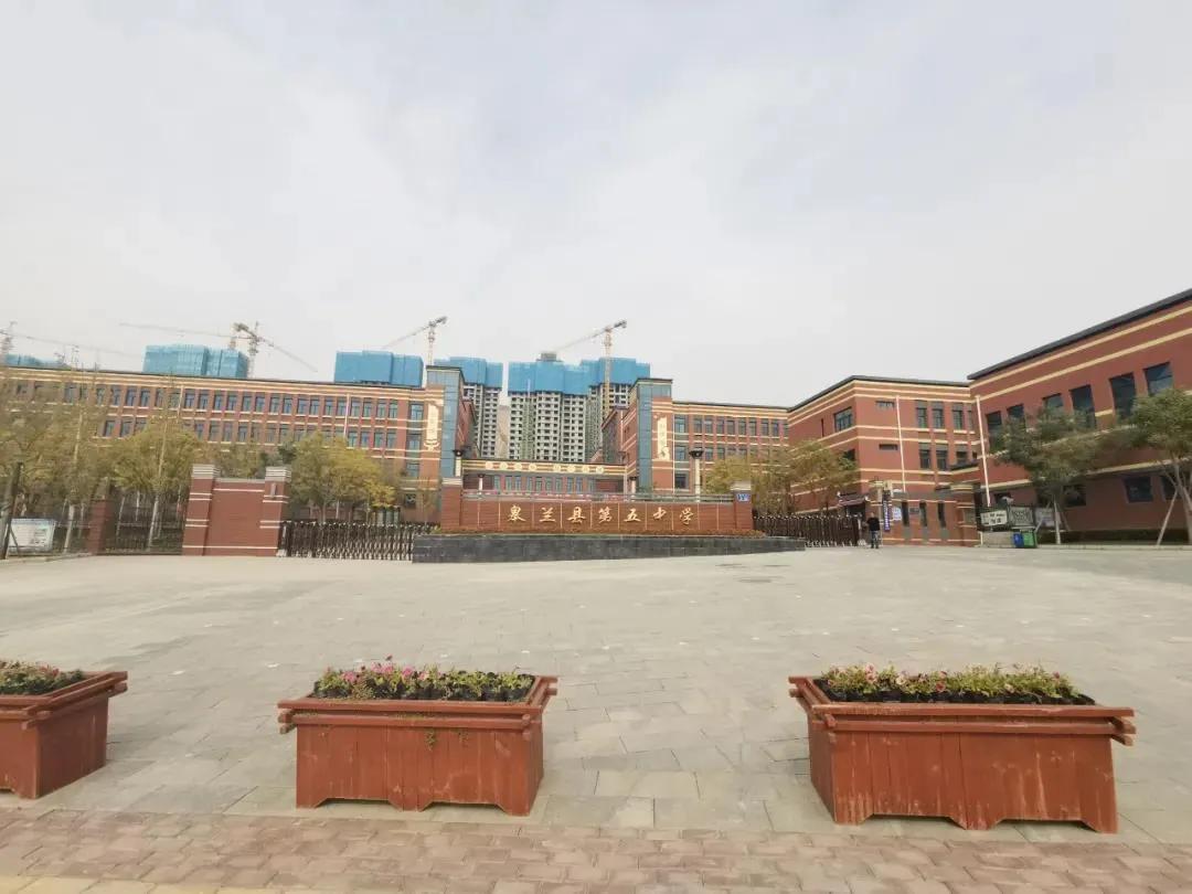 西北师范大学兰州万科城附属学校规划占地面积约为87亩,建筑面积约3.