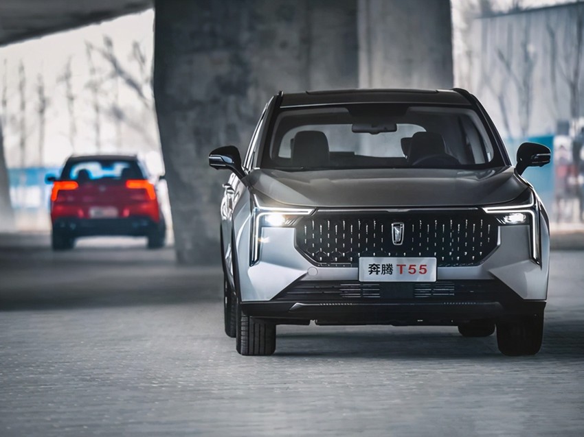 作为一汽奔腾打造的全新紧凑型suv,奔腾t55定位于奔腾t33(参数|图片)