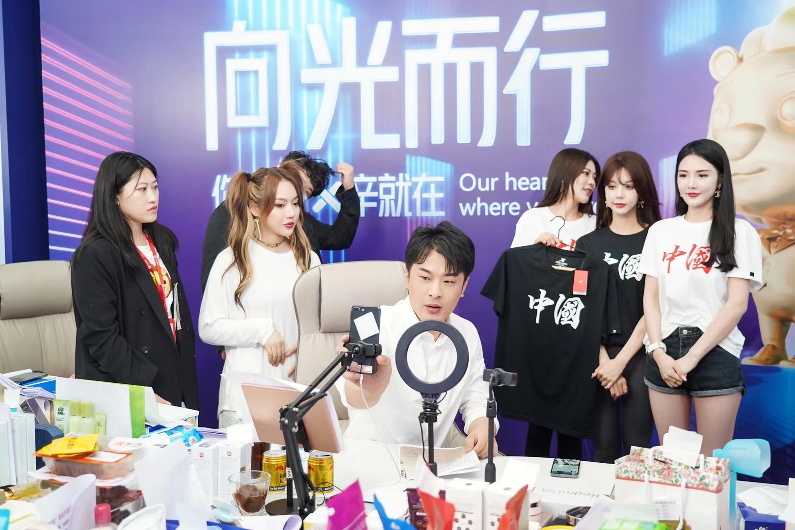 时隔三个月,辛巴复出首播,4小时成交额突破10亿