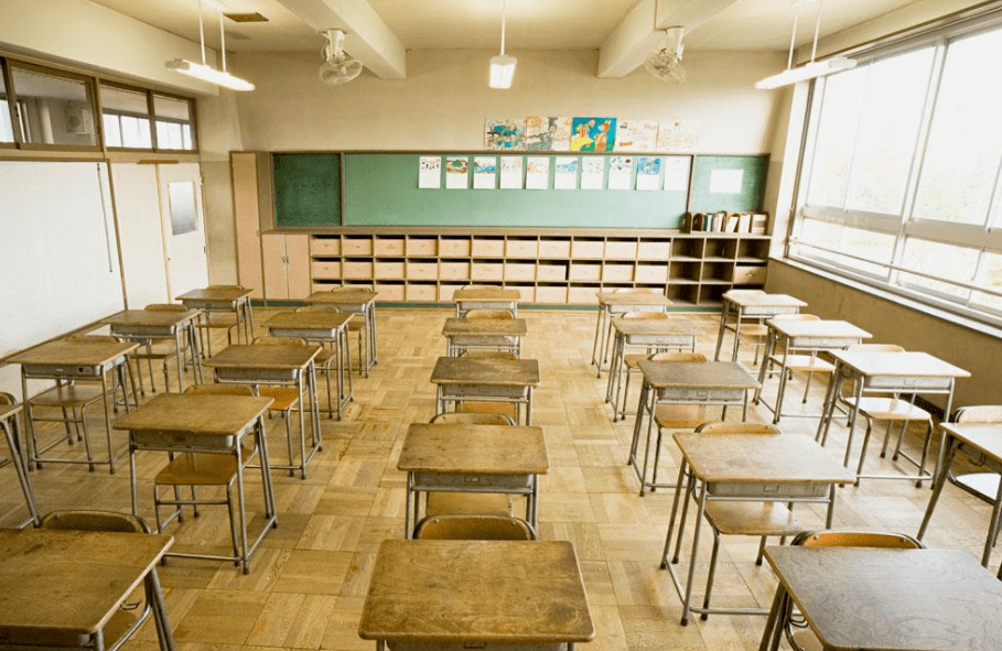 日本总共43个县,8万多间监控"看不到"的空教室,还有多少孩子已经遭受