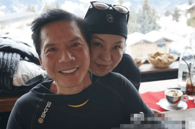 霸气的陈岚:3次与死神擦肩而过,拒嫁首富之子,丁佩退位让出向华强