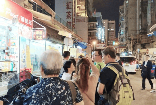 原创寻味香港煲仔饭,价格真贵!当地人:以前便宜,只因大陆游客太多