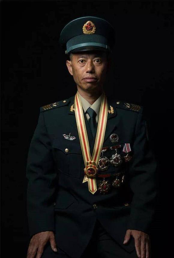 导弹兵王王忠心从军34年操作零失误带出200名测控好手