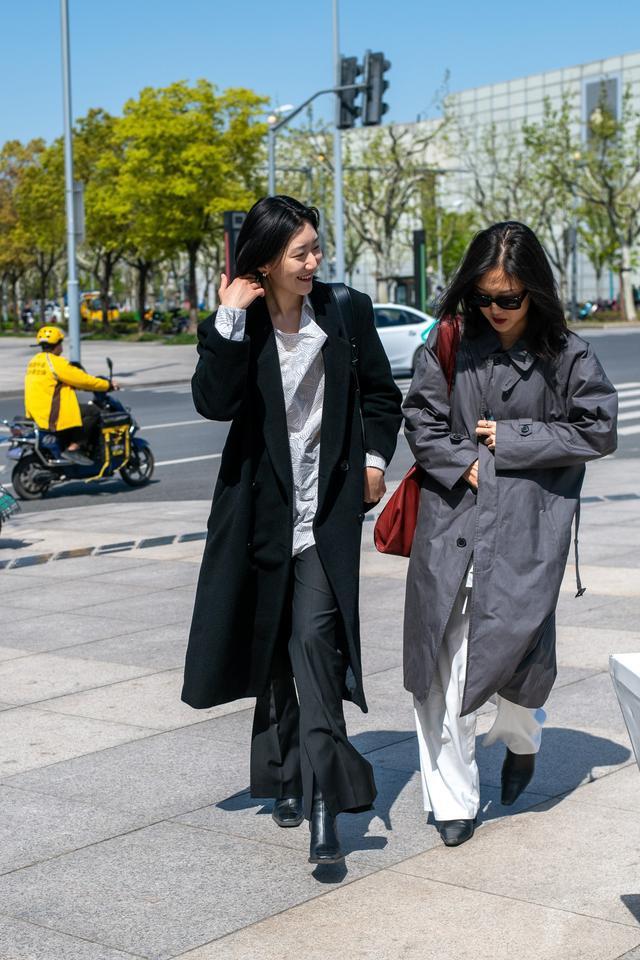 2021年秋季上海时装周最佳街头风格上海街头的时尚潮人秀