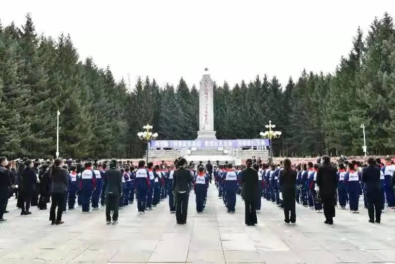 并深入杨靖宇将军纪念馆和保安村为青少年,部队官兵和当地村民宣讲