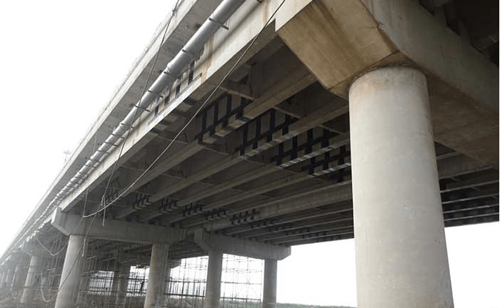 粘贴碳纤维布加固桥梁的施工步骤